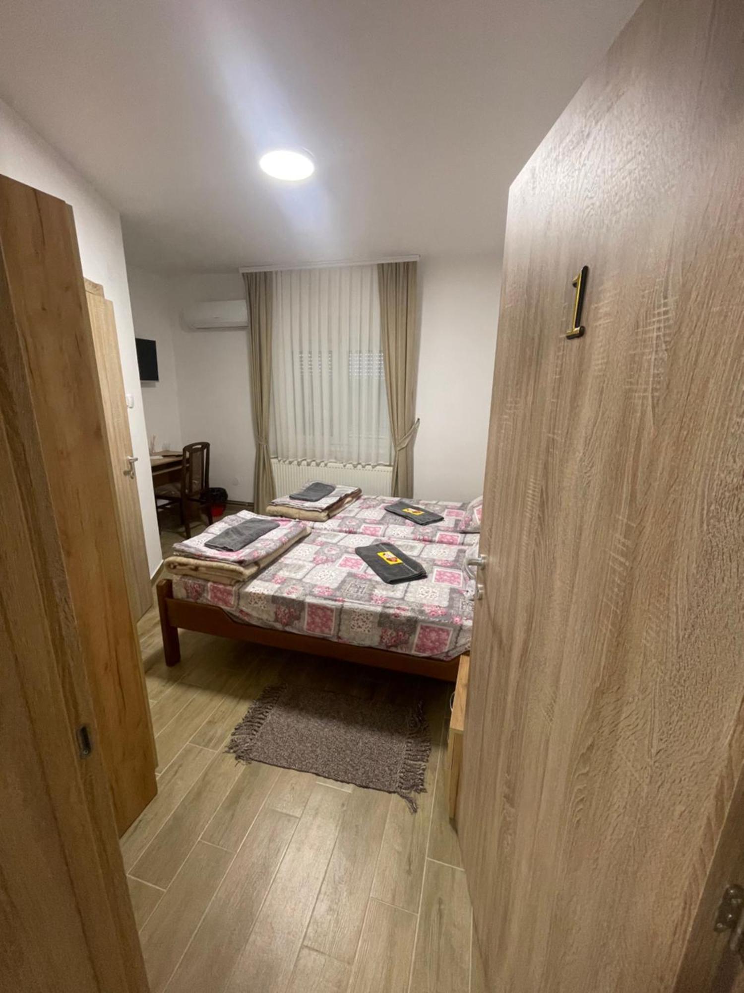 Zuta Osa Hotel Bela Crkva  Bagian luar foto